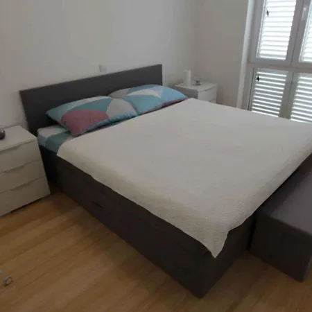 Appartamento In Malinska/insel Krk 34804 *